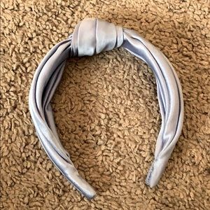 Knotted headband light blue